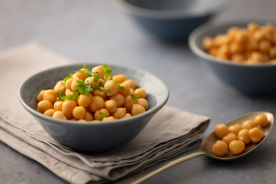 The 15 Best Chickpea Substitutes | FeedMeBetter